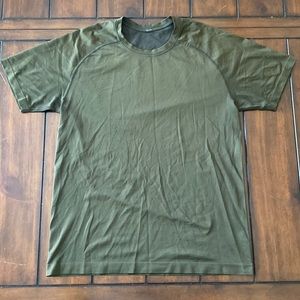 LULULEMON ATHLETIC TEE. ARMY GREEN. SIZE MEDIUM. WORN. TAG ON NECK TORN